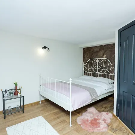 Conacul Fruntea Cu Ceru Villa Ilovita Exterior photo