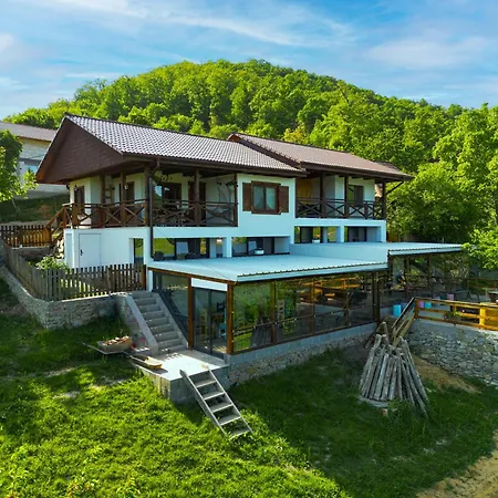 Conacul Fruntea Cu Ceru Villa Ilovita Exterior photo